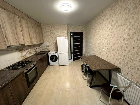 квартира за адресою Домбровського вул., 3