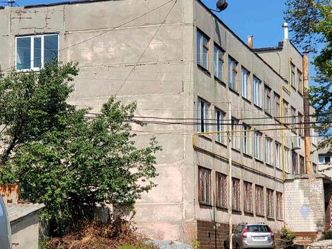 комерційна за адресою Киргизька вул., 15