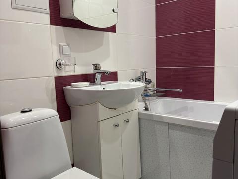 квартира по адресу Князей Кориатовичей ул., 143