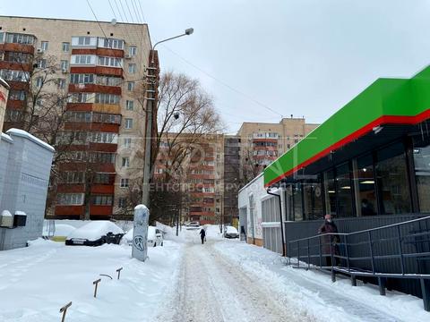 комерційна за адресою Лук'янівська вул., 1