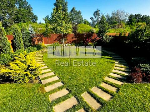 будинок за адресою Лютнева вул.