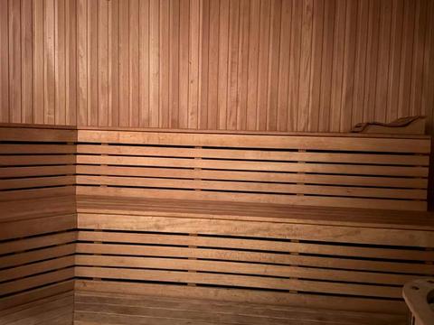 дом по адресу Анатолия Соловьяненко ул., 200