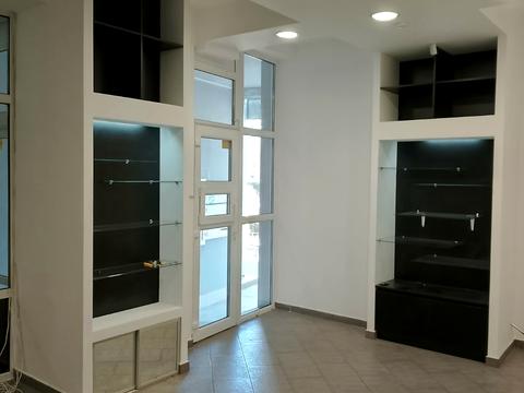 комерційна за адресою Незалежності вул., 32 а