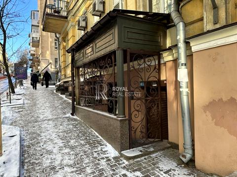 комерційна за адресою Костельна вул., 4
