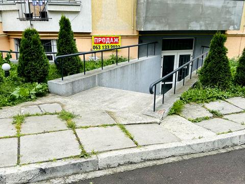 коммерческая по адресу Плугова, 6А