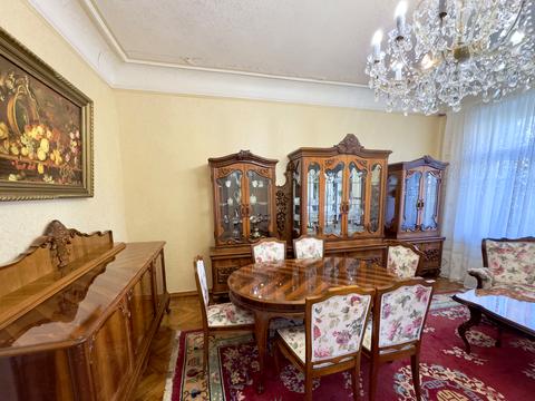 квартира за адресою Євгена Коновальця пров. (Урицького), 4