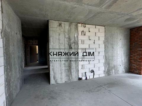 квартира за адресою Причальна вул., 8