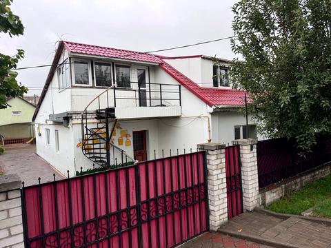комерційна за адресою Айвазовського вул., 28