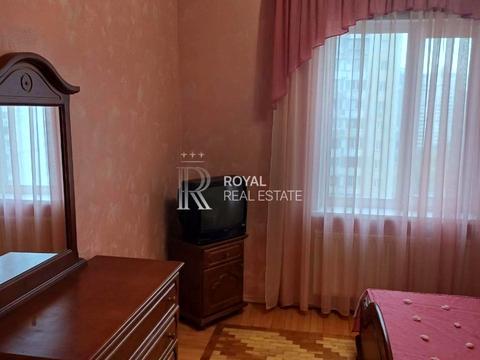 квартира за адресою Анни Ахматової вул., 6