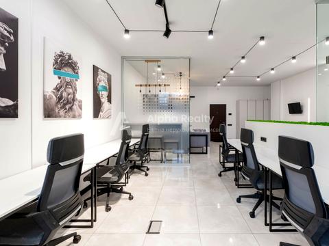 коммерческая по адресу Жилянская ул., 68