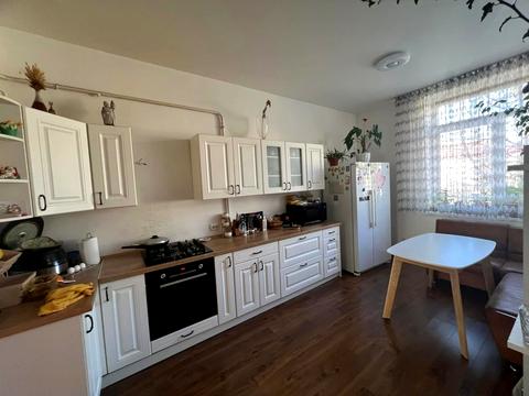 квартира за адресою Олександра Довженка вул., 6