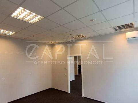 комерційна за адресою Антоновича вул. (Горького), 33В