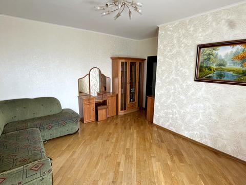 квартира за адресою Анни Ахматової вул., 31