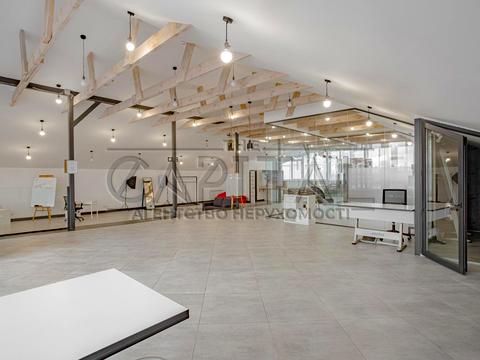 комерційна за адресою Куренівська вул., 21