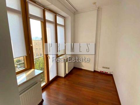 комерційна за адресою Крутий узвіз, 7