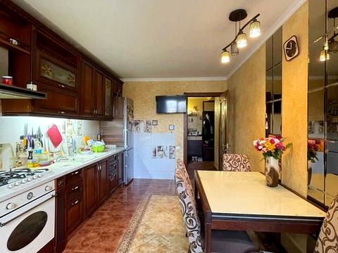 квартира за адресою Старицького вул., 20/2