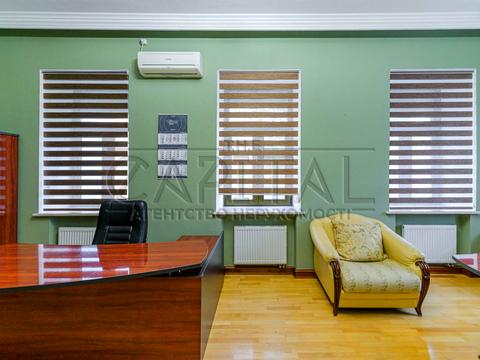 комерційна за адресою Липська вул., 10