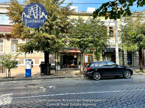 комерційна за адресою Героїв Майдану вул. (Червоноармійська), 12