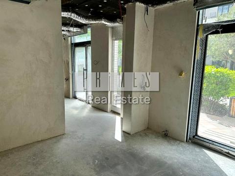 комерційна за адресою Салютна вул., 2-Б