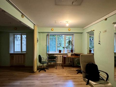 комерційна за адресою Семінарська вул., 15а