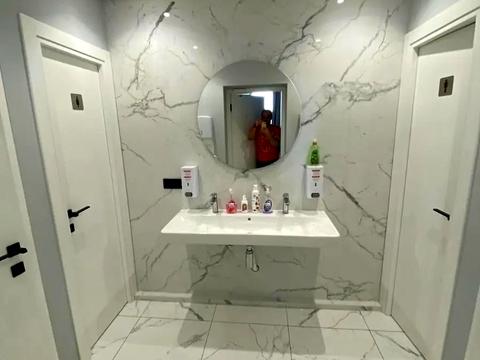 коммерческая по адресу Антоновича ул. (Горького), 74