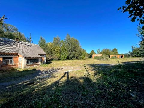 комерційна за адресою смт. Млинів, вул. Кірова, 52