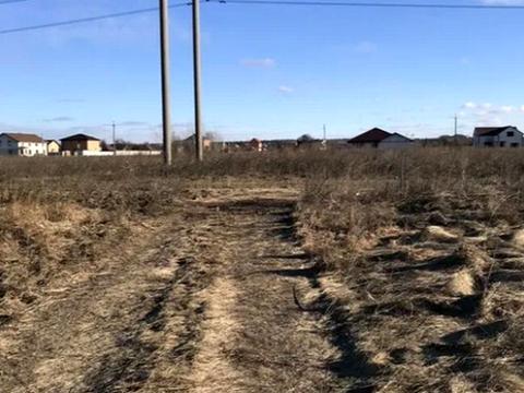 ділянка за адресою вул. Дивовижна, 38