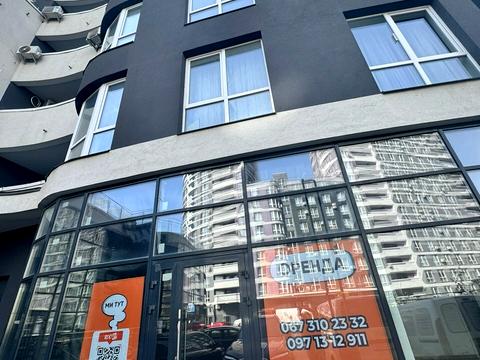 комерційна за адресою Трускавецька вул., 2б