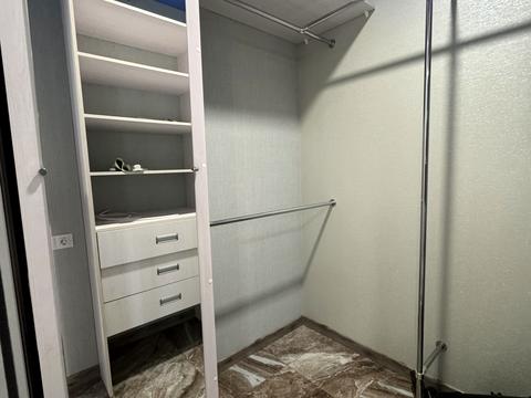 квартира по адресу Гвардейцев-Широнинцев ул., 70-Б