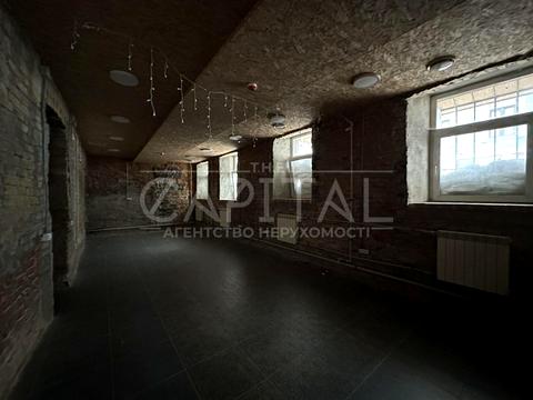 комерційна за адресою Володимирська вул., 6