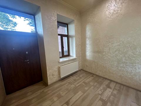 коммерческая по адресу Драгоманова ул., 67