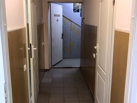 комерційна за адресою Раїси Окіпної вул., 4