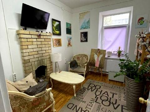 комерційна за адресою Левка Лук'яненка вул. (Василя Жуковського), 1