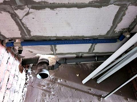 комерційна за адресою Подільська вул., 58