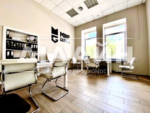 комерційна за адресою Покровська вул. (Свердлова), 24