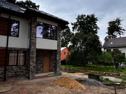 будинок за адресою Академіка Ромоданова вул. (Льва Толстого), 1