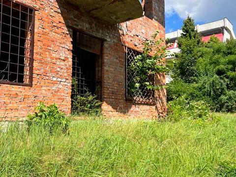 будинок за адресою Романа Різняка вул.