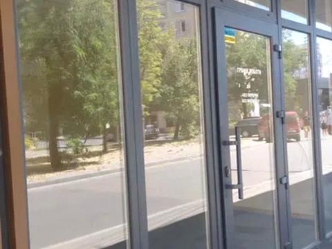 комерційна за адресою Березинська вул., 19
