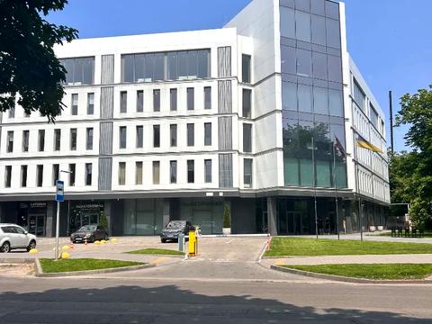 комерційна за адресою Пилипа Орлика просп. (Ілліча), 17-А