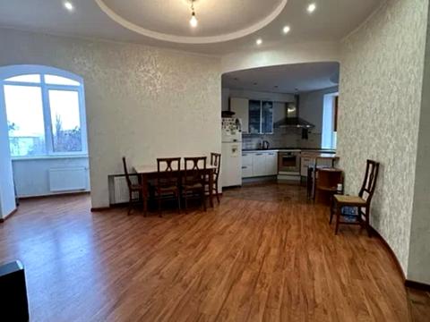 квартира по адресу Небесной Сотни ул., 38