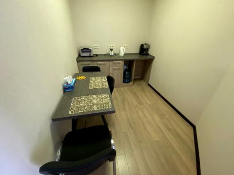 комерційна за адресою Дніпровська набережна вул., 26-Ж