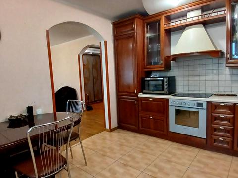 квартира за адресою Анни Ахматової вул., 43