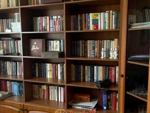 будинок за адресою лінія 48-та вул., 6