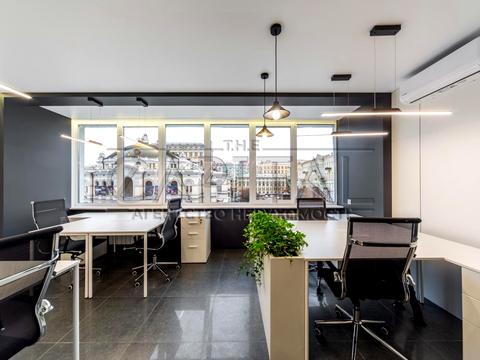 комерційна за адресою Володимирська вул., 51/53