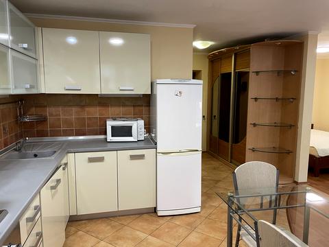 квартира за адресою Київ, Рибальська вул., 8