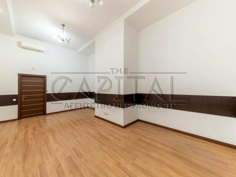 коммерческая по адресу вул. Старонаводницька, 6б