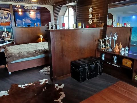 комерційна за адресою Сім'ї Стешенків, 7