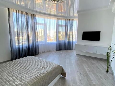 квартира за адресою Літературна вул., 8