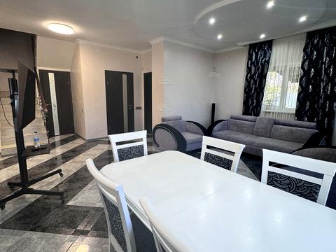 будинок за адресою 1 Травня вул.