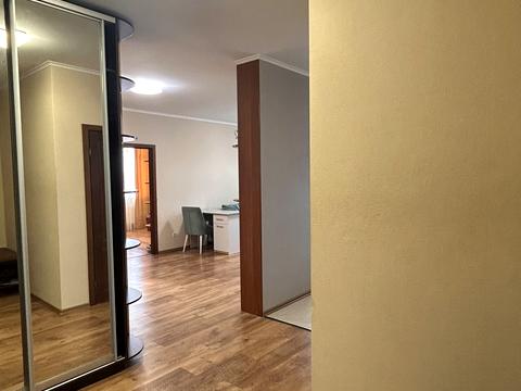 квартира за адресою Любомира Гузара просп. (Космонавта Комарова), 46-В